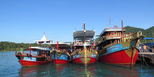 snorkeling boats